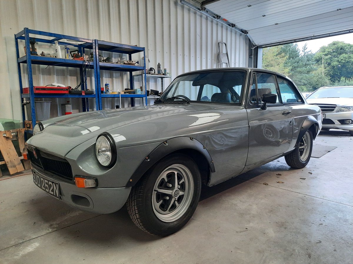 chops_garage's tweet photo. 3 mates working solid for 5 days and this is what you can do. MX5 ppwered MGB full colour change, sebring bonnet and rear valance, wide arches and de chrome. 

#mgb #mgbgt #mx5 #restored #restomod #classiccar https://t.co/8ZUo8xt9Gl