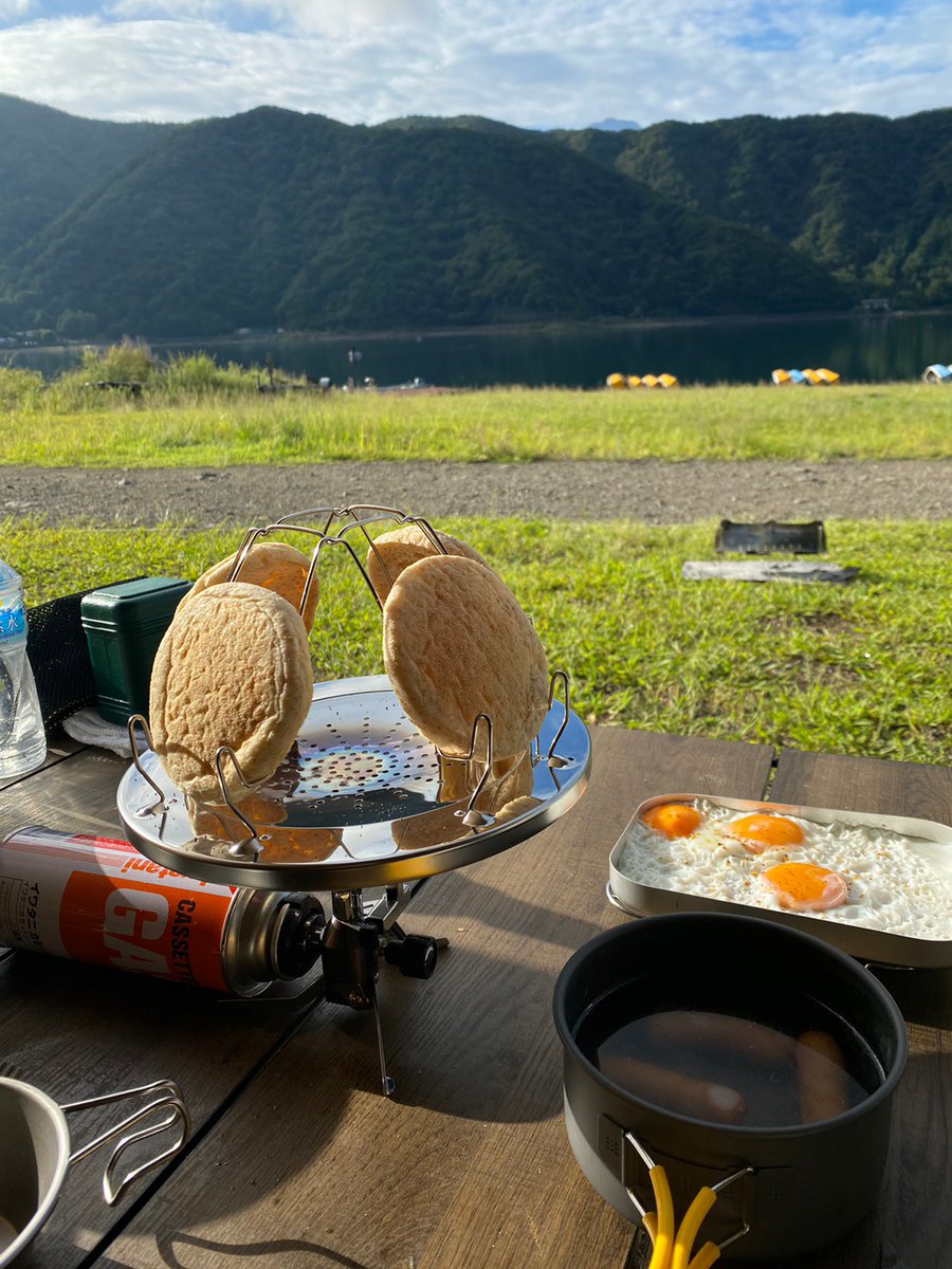 campingon1's tweet photo. 朝の開放感✨
#キャンプ #モーニング #至福の時 #朝はマフィン派 https://t.co/rhs6KqjfST