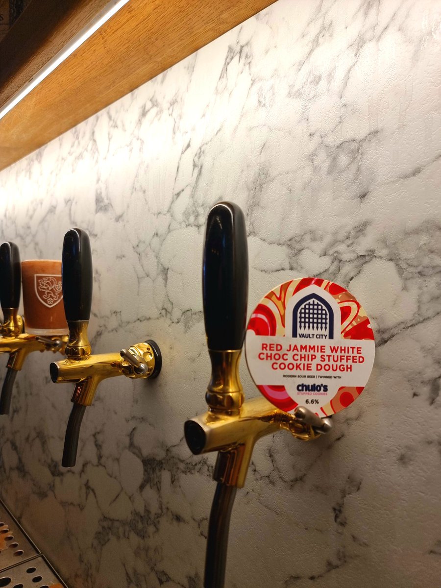 The Two-Tailed Lion tweet media