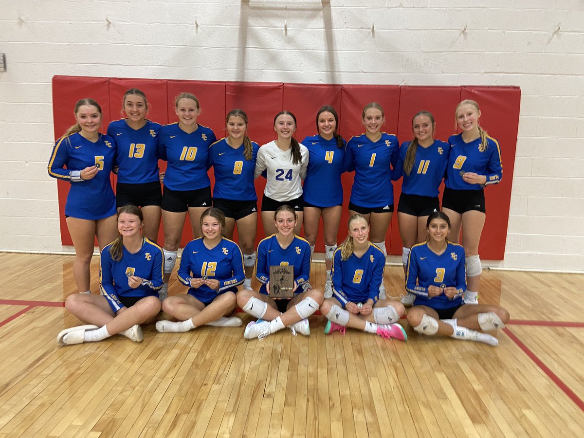 tricountyvball's tweet image. 2nd place at Fairbury Tournament! The girls had a great week of volleyball 💪🏻 #winfromwithin #RootedNE #TCPride