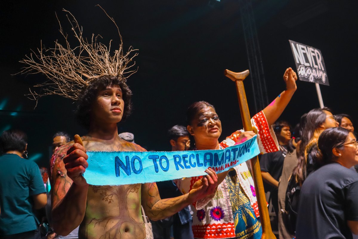 redcloudinter's tweet photo. ENVIRONMENTAL NEWS: Youth climate justice activists strut their advocacies on the runway for Global Climate Strike

https://t.co/DlbcYZezxq

Credits to Angekyla Barroquillo

#EndFossilFuels #FastFairForever
#RedCloudInteractive https://t.co/gNOpAxLgfQ