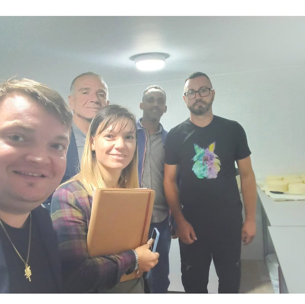 Highlands_3's tweet photo. The H3 R&IS in #romania started with interviews in 4 initiatives in Sinaia und Doftana Valley:
-Valea Doftanei Farm 🐮🧀
-Sanzienelor Workshop ✂️👗
-Sinaia Museum 🏰
-Rares' Sheepfold 🐮🧀
#H2020 #mscaRISE #mountainsmatter #carpathians https://t.co/hQLw0rvoMo