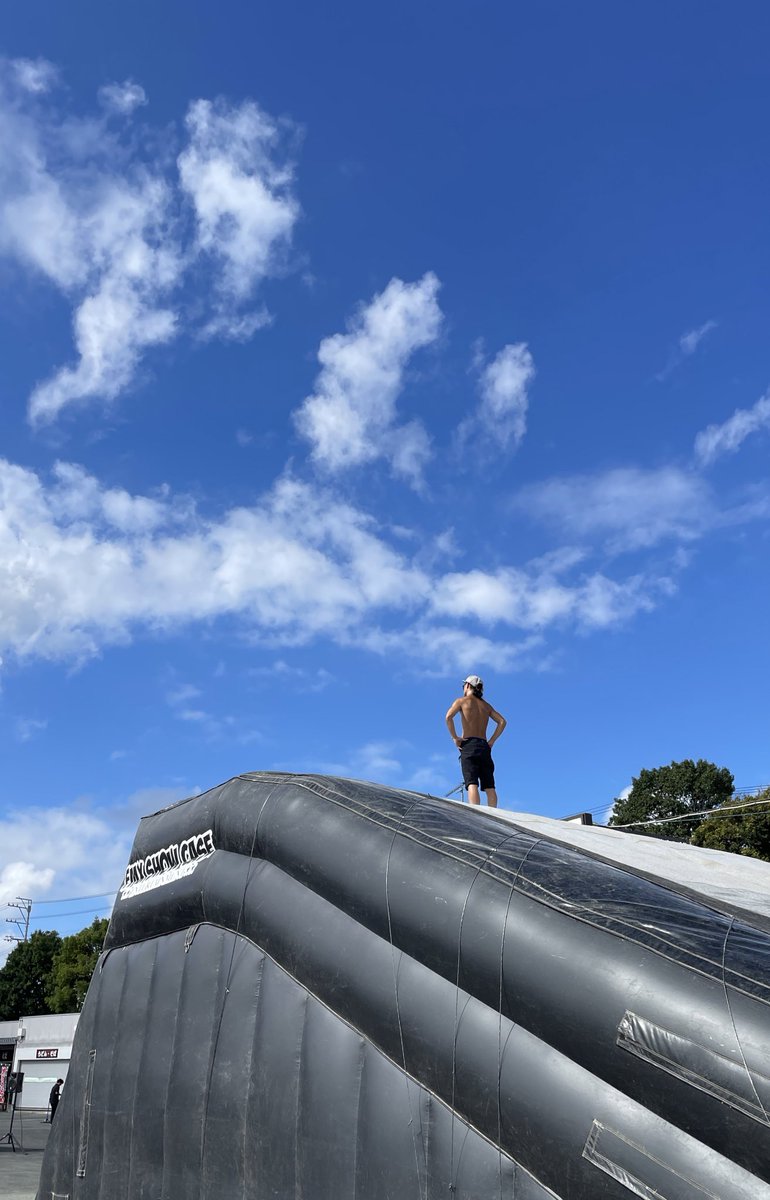 Mask_The_P_Nutz's tweet image. 浜松オートレース場にて2日間！
[FMX SHOW CASE]にMC参戦🎤
DAY1お疲れ様でした！！
明日も皆さま宜しくお願いします🤟‼︎
#fmxshowcase #FMX #freestylemotocross #浜松オートレース 
#mcピーナッツ