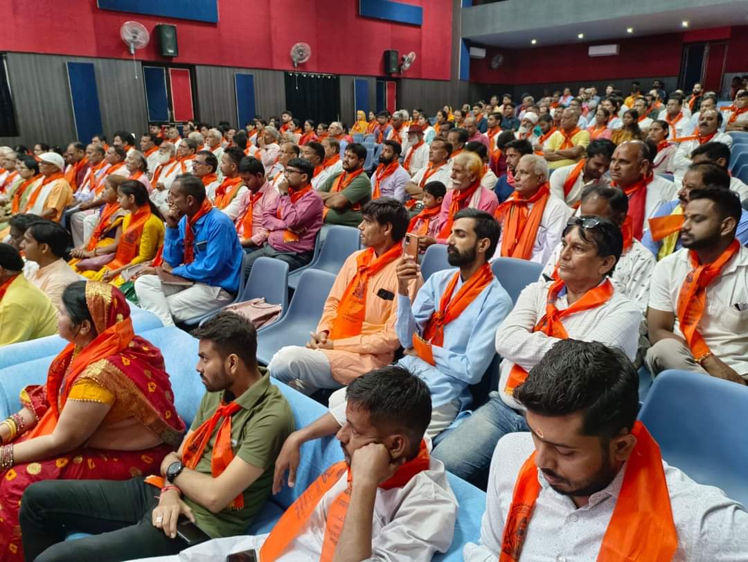 poojakapilmisra's tweet photo. अलवर राजस्थान
ब्राह्मण गौरव सम्मान समारोह

श्री सनातन ब्राह्मण महासंघ फाउंडेशन द्वारा समाज में उत्कृष्ट काम करने के लिए ब्राह्मण गौरव सम्मान से सम्मानित किया......
@BJP4India @JPNadda 
@blsanthosh @cpjoshiBJP
 @ArunSinghbjp @chshekharbjp @VijayaRahatkar 
@VanathiBJP @BJPMahilaMorcha 
@BJP4Rajasthan