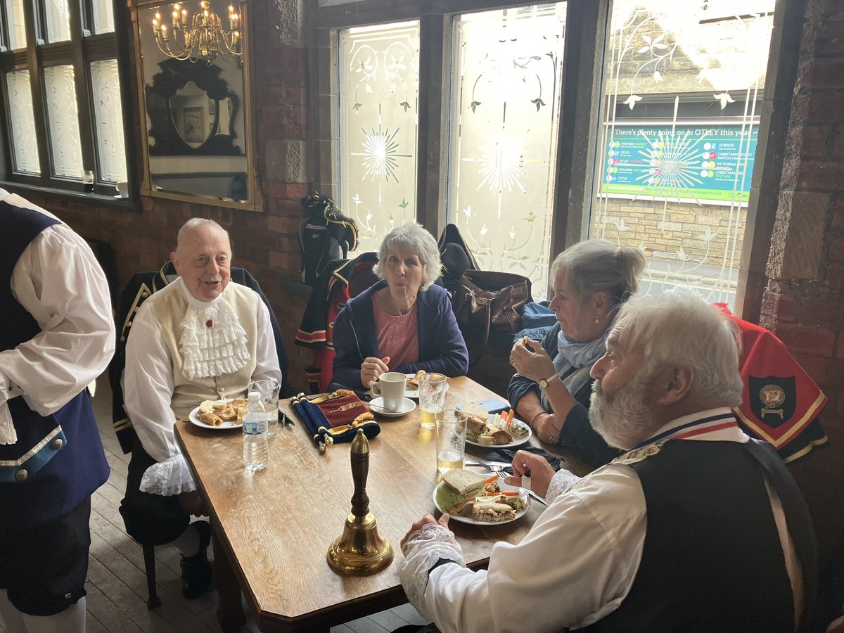 OtleyPubClub's tweet photo. After the battle of the Town Criers, time for a pint &amp; food. 

The contestants in the #Otley Open Town Crier Competition in @apubinotley! 🔔🗣️🍻

#famouspubtown https://t.co/DauO2oBniZ