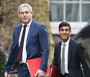 DalbidEU's tweet photo. @doctor_oxford @RishiSunak The #Tories engineer confrontation to step up the ‘Blame the Unions’ rhetoric as the GE nears. There's no ‘#UnionPaymasters’ or‘#UnionBosses’. Members who elect them are the bosses. People like your family or friends. A toxic Tory blame game using us all as a political football. https://t.co/cGiFBpDVk9