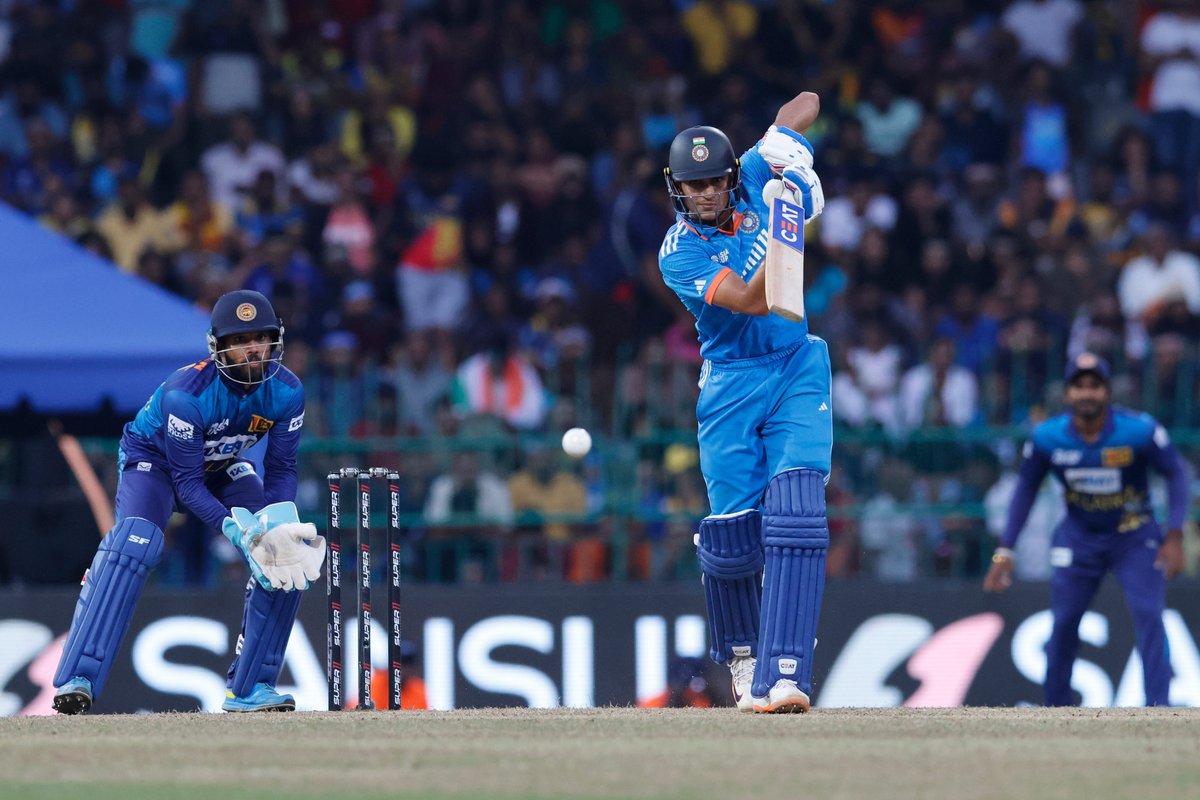 airnewsalerts's tweet photo. #AsiaCupFinal 🏆: India 🇮🇳 (51/0) beat Sri Lanka 🇱🇰 (50) by 10 wickets in Colombo to win #AsianCup2023 title.

#INDvsSL 🏏 #AsiaCup https://t.co/sxhstYhqOw