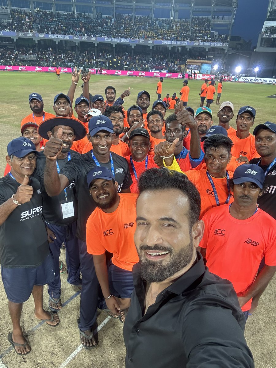 Real men of the Asia cup. Ground staff of Srilanka 👏