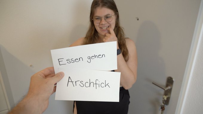 Was es mit diesem Bild wohl auf sich hat🙈 f&uuml;r was h&auml;ttest du dich denn entschieden?😏 https://t.co/bM