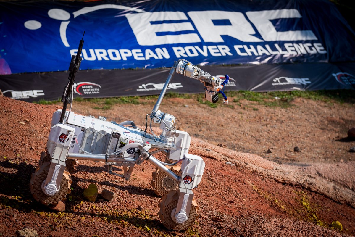 rover_challenge's tweet photo. In an hour we'll find out who won the 9th edition of the European Rover Challenge! Tune in at 4pm and remember to keep your fingers crossed for your favorites! https://t.co/oXeXFvi5FO