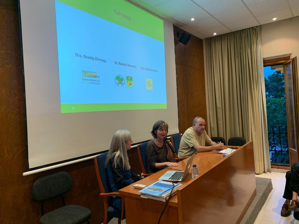 ADF132's tweet photo. "L'aigua és vida" gran xerrada ahir a Font-rubí,  gràcies a els organitzadors per convidar a l'ADF local. #somterritori, https://t.co/KL3oK8aWp0