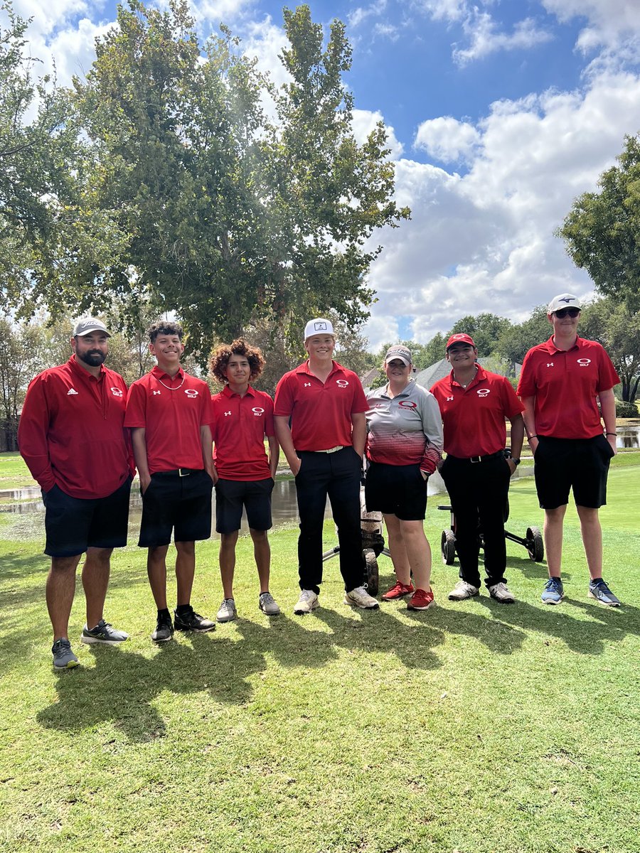 CoachTroub's tweet photo. Our Bronchos Varsity Golf ⛳️ Team participated in the 2023 Lubbock ISD Invitational. Thank you @LubbockISD for hosting an amazing event for our student athletes. #BronchoNation #BronchoGolf @ECISDAthletics @BigRedBronchos https://t.co/iEjpzqBI2O
