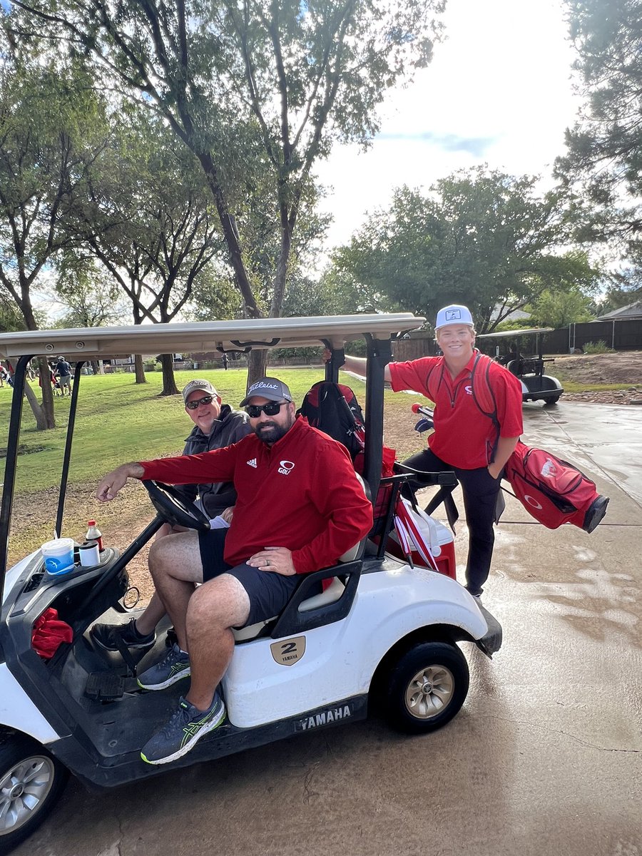 CoachTroub's tweet photo. Our Bronchos Varsity Golf ⛳️ Team participated in the 2023 Lubbock ISD Invitational. Thank you @LubbockISD for hosting an amazing event for our student athletes. #BronchoNation #BronchoGolf @ECISDAthletics @BigRedBronchos https://t.co/iEjpzqBI2O