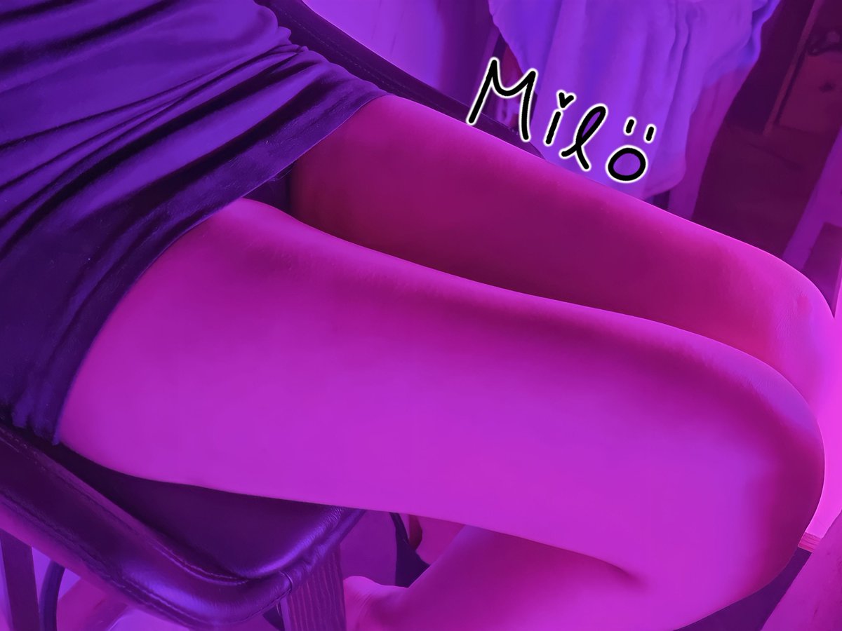 주말 잘보내셨나요??😃😃
이제 슬슬 스타킹 꺼낼 시기가 된거 같아요😂
다음주도 힘내자고요 모두😍😍

아!ㅋㅋㅋㅋ
너네 왜 나보다 내친구에 관심이 더 많지?🤨
이제 질렸니???🤣😂😭