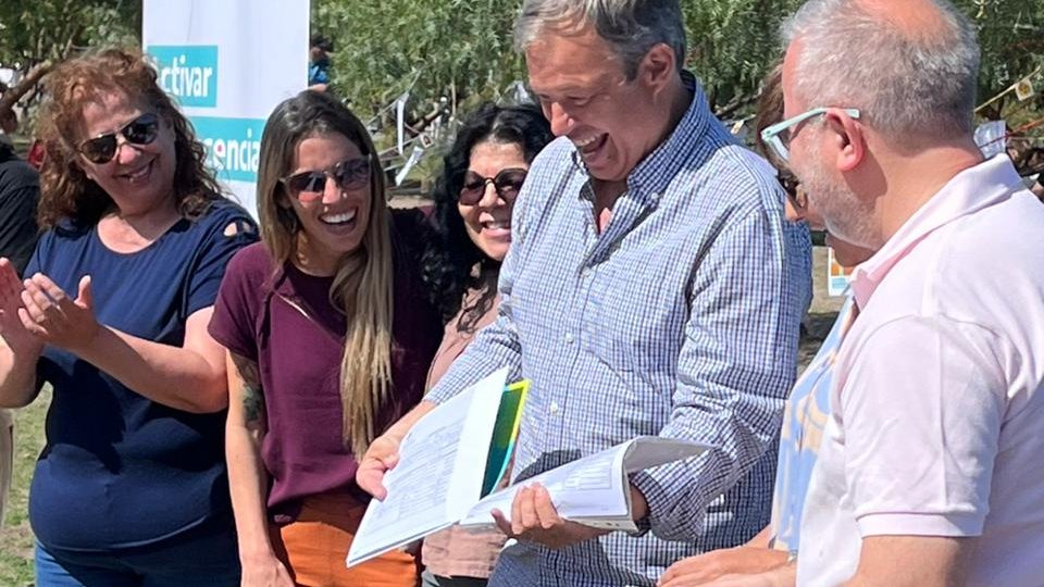 Mariano Cascallares (@cascallarespj) on Twitter photo En nuestra Granja Educativa Municipal acompañé a 300 adolescentes de Alte Brown, Ezeiza y La Matanza que participaron de la "Jornada Activemos por nuestros Derechos" una actividad conjunta de los municipios con la Secretaría Nacional de Niñez, Adolescencia y Familia de <a href="/MDSNacion/">Ministerio de Desarrollo Social de la Nación</a> En nuestra Granja Educativa Municipal acompañé a 300 adolescentes de Alte Brown, Ezeiza y La Matanza que participaron de la "Jornada Activemos por nuestros Derechos" una actividad conjunta de los municipios con la Secretaría Nacional de Niñez, Adolescencia y Familia de <a href="/MDSNacion/">Ministerio de Desarrollo Social de la Nación</a>