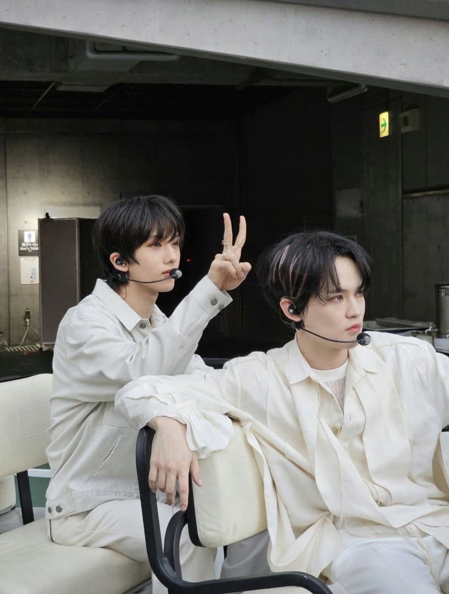 sunglefiles's tweet photo. THEY'RE SO ADORABLE https://t.co/rfYbGa3QUE