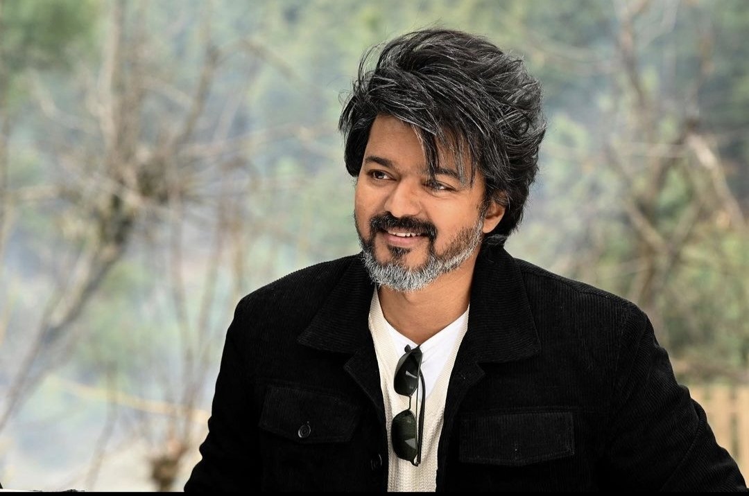 OPtweetz's tweet photo. No posters from #Leo creating any hype among us.. that's the fact, @actorvijay's old looks need justice..!!!🙏🏼❤️ https://t.co/GY1WGEEguB
