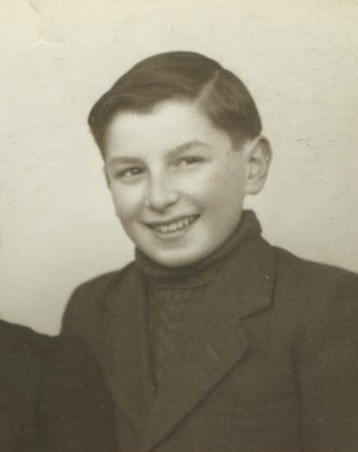 17 September 1928 | Polish Jewish boy, Chaim Grosbard, was born in Lublin. He emigrated to France.

He was deported to #Auschwitz from Beaune la Rolande on 5 August 1942. He did not survive.