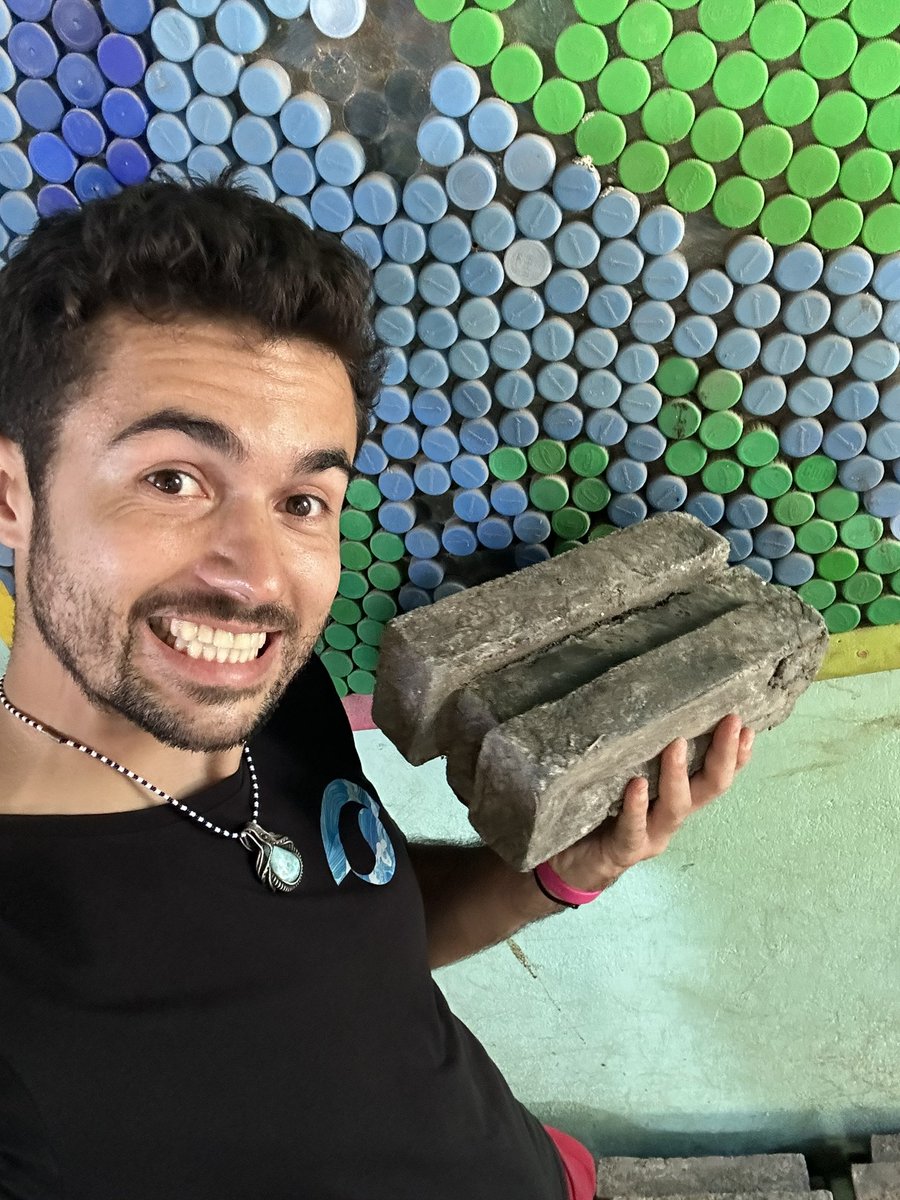 GM Regens 💚

This brick is made from recycled plastics! ♻️

Check the video below to see how they’re better than regular bricks 👇