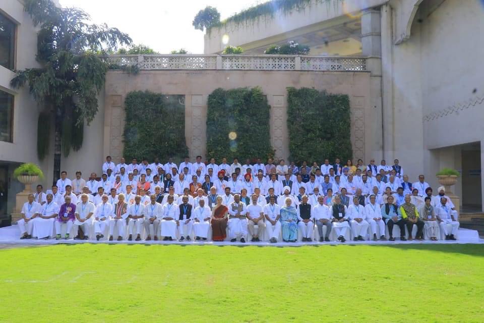 AdvYashomatiINC's tweet image. लोकतंत्र की रक्षा हमारी साझी जिम्मेदारी है, संविधान की रक्षा हमारा संकल्प है।

कांग्रेस वर्किंग कमेटी (CWC) के सदस्यों की ऊर्जा और दृढ़ निश्चय के साथ हमारा यह लक्ष्य जरूर पूरा होगा। 

जय कांग्रेस-विजय कांग्रेस
#CWC_Hyderabad #CWCMeeting #CWCMeetingHyd #CWC 

@INCIndia 
@kharge