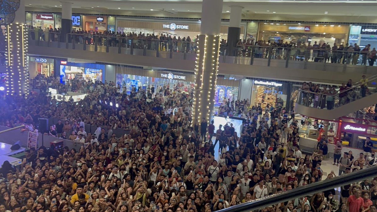 min_bernardo's tweet photo. Salamat Cebu🎉🎉🎉#AVGGinCEBU https://t.co/Xim59XqSCd
