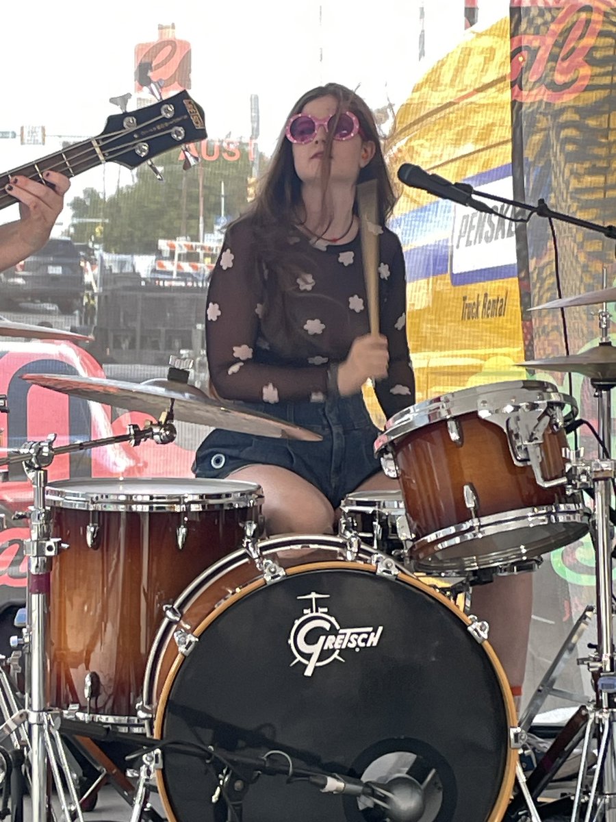 We slayed yesterday at #ATX #PecanStreetFest! TYSM for all the support! #RT #toughonfridays @AngieKuskeMusic @ScottKash88 @AsCollide @thenixons @wyattpauley @GlassboyBob @DavidCallender @Judy_Cockerton @judith_fisher @fred_baliad @caravanmediapr @dorner_martina @GoldenRobotRcds