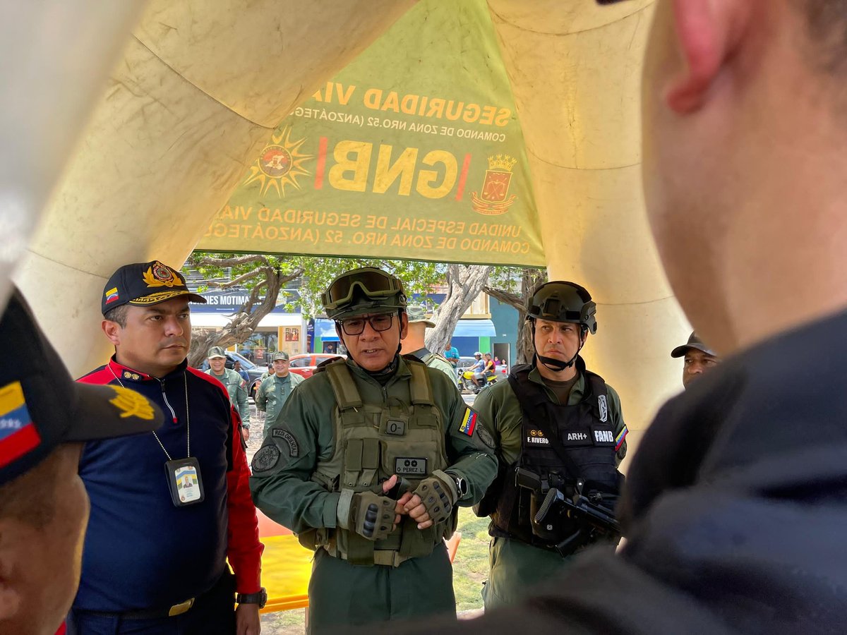 Los garantes de paz realizaron despliegue de seguridad ciudadana en conjunto con los distintos OSC 
#17Sept 
#VenezuelaGrandeComoYulimar