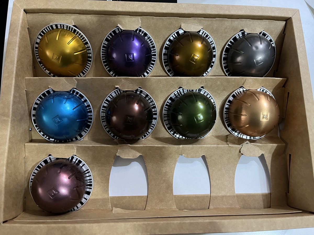Ivoahumadam's tweet photo. Lo mejor de la vida ☕️🔥❤️🩹
#Nespresso #VertuoPoP #Vertuo https://t.co/Ngv8kJG5eg