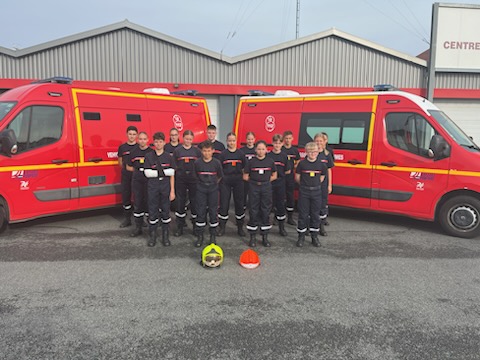 C'est la rentrée pour les <a href="/JeuneSP_Fr/">Jeune Sapeur Pompier</a> de #gueugnon!Après avoir reçu leur paquetage,les 7 #jsp👨‍🚒 et les 8 jsp👩‍🚒 accompagnés d'animateurs et d'aides animateurs,sont partis pour une marche semée d'embûches. Pour finir la journée s'est terminée par un à #challenge de #karting! 🏎