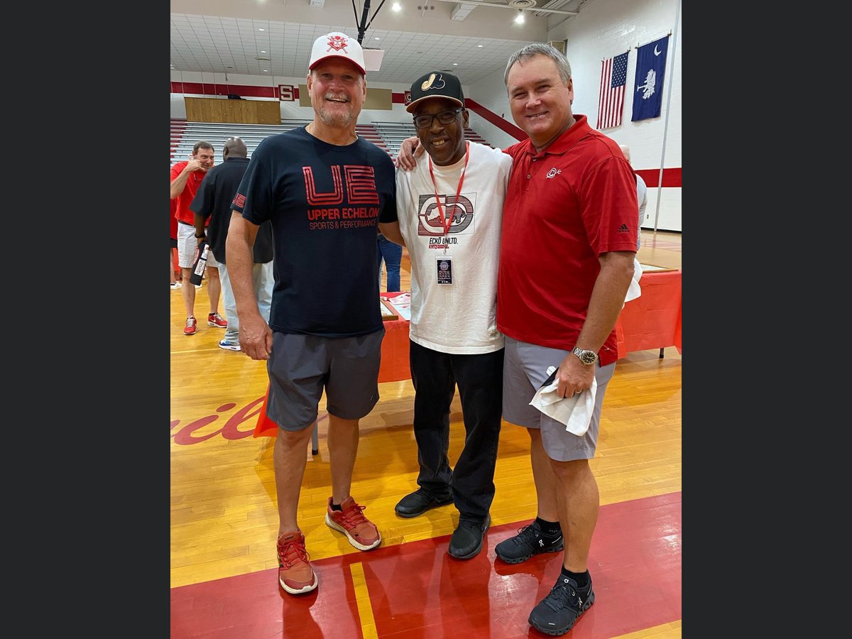 DDbballStewart's tweet photo. This is what it’s all about! Got to catch up with 2 great teammates and friends at the 100th yr. celebration. Bluford Vaughan and Ricky Vance! #family #reddevilsforlife https://t.co/E9ySwoyVrf