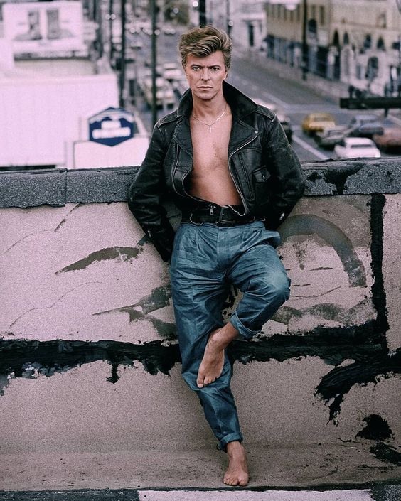Claudestar2012's tweet photo. #DavidBowie - 1987 - 📸: Herb Ritts. https://t.co/CW1oNdgIuk