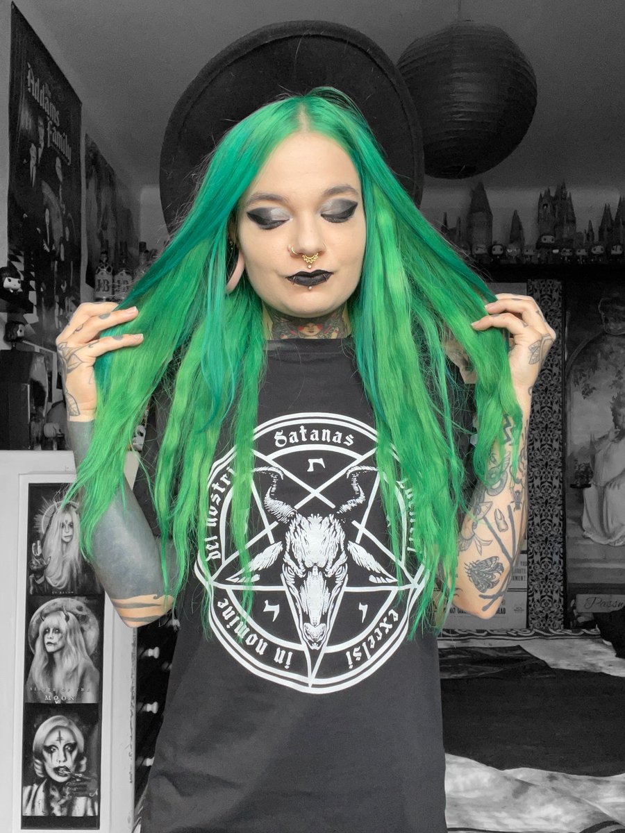 HerNameIsSpooky's tweet image. That shirt 🐐🖤