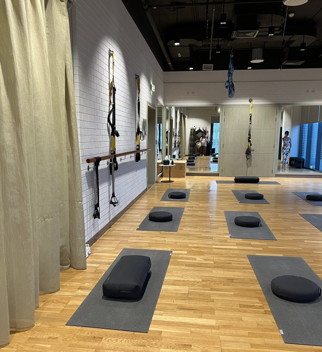 World Wellness Weekend at <a href="/JumeirahSIR/">Jumeirah at Saadiyat Island Resort</a> 🧘🏻‍♀️ Complimentary wellness classes with Moncur Health &amp; Shashi Kumar at the gym &amp; spa. A challenging mindful movement session, Nidra yoga, Pranayama &amp; meditation and use of the fantastic hydro spa facilities 🧖🏻‍♀️ #worldwellnessweekend #wellness