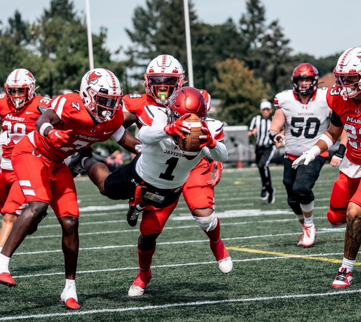 Dnice_twotimes's tweet photo. FIRST COLLEGE TOUCHDOWN FOR MY JR @JaleelSales 😈 DAVIDSON COLLEGE 🆘 MANY MORE TO COME #1FAN #FORRESTBOYZSTRONG https://t.co/fTT6aYSPWu