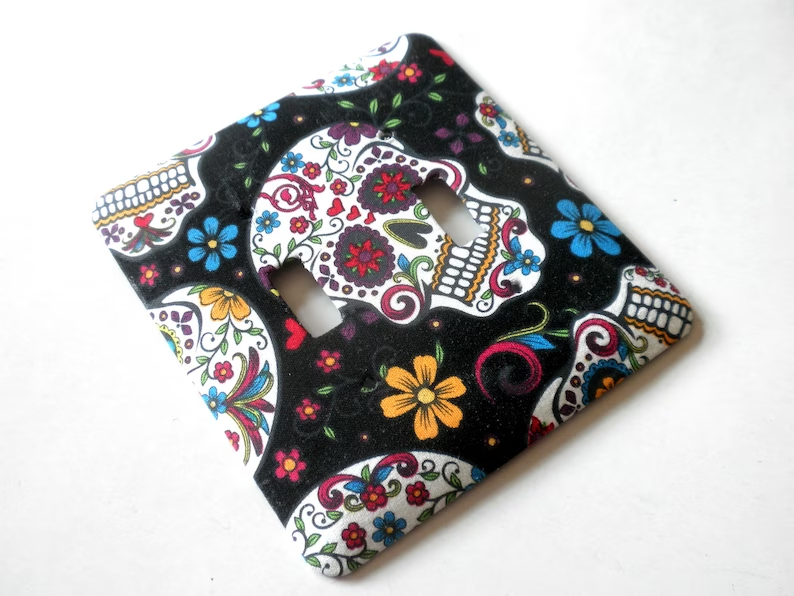 PamelaBaker67's tweet photo. https://t.co/D39wAUo45A @clairemdesigns2 #SugarSkullPrint #DoubleLightSwitchPlate #Halloween2023 https://t.co/DLPGdzvf7d