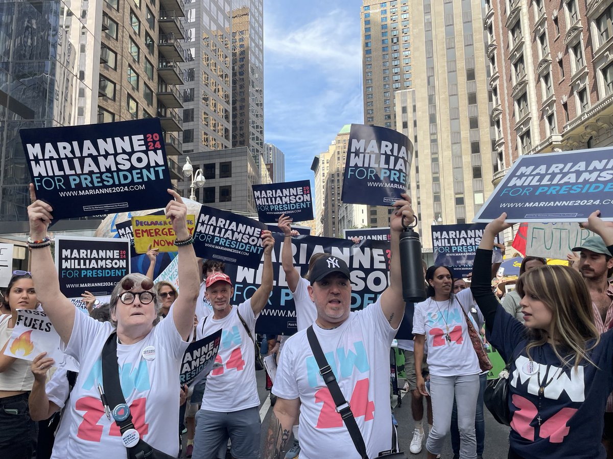 marwilliamson's tweet photo. Exactly where we’re supposed to be…#marchtoendfossilfuels https://t.co/a2ODQTwYor
