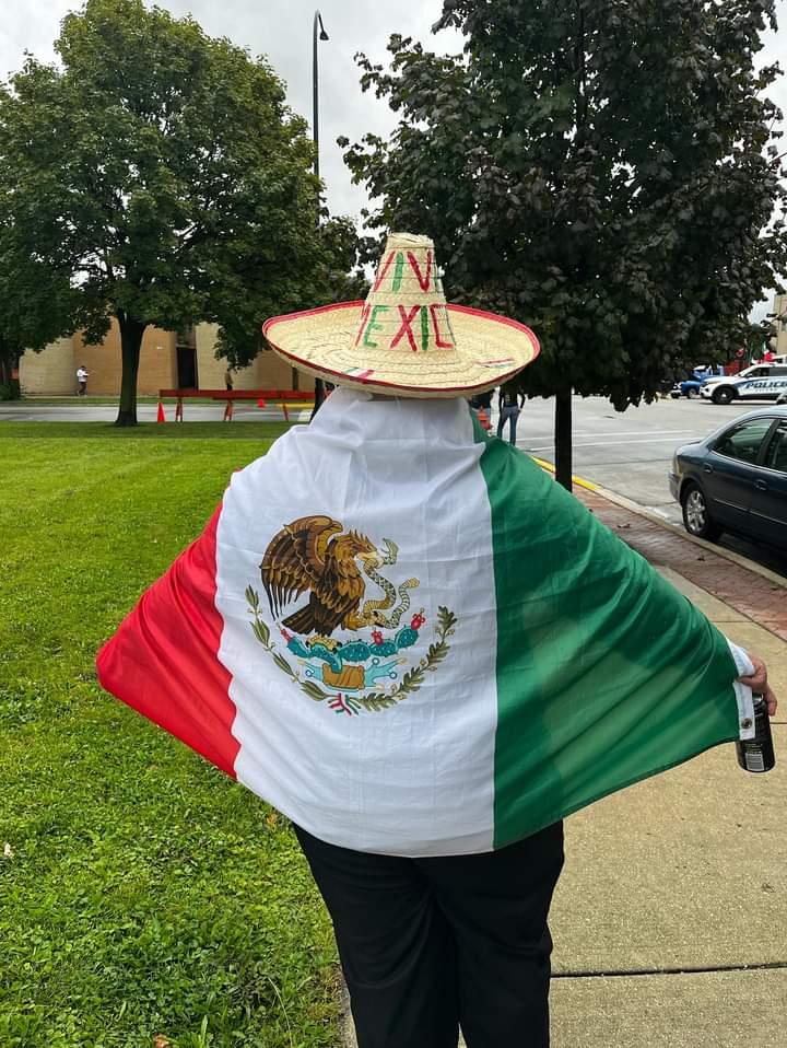MEBClub's tweet photo. 🇲🇽Gracias a todos los que participaron en este desfile.🇲🇽 https://t.co/KQUj79rFJl