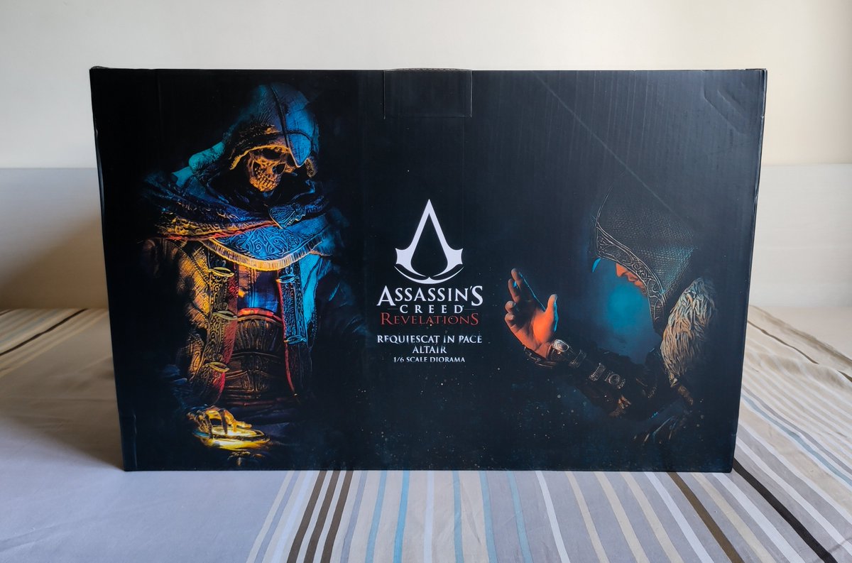 juanmawl's tweet image. Diseño de la caja📦✨

La legendaria frase "No books, no wisdom, just you fratello mio. Requiescat in pace Altair."

Foto spoiler del contenido de la figura e ilustración de Assassin's Creed Revelations con Altair y Ezio.

📌📸 (2/9)

#RIPAltair #PureArtsSnap #AssassinsCreed