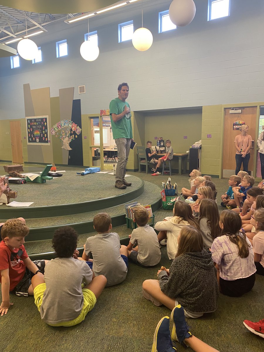 Volunteer, Jim Guthrie from the Eudora Giving Garden came to give presentation about our community garden. Third graders learned everything from volunteering to beekeeping. Our community is lucky to have the Eudora Giving Garden.  eudoragivinggarden.org facebook.com/EudoraGivingGa…