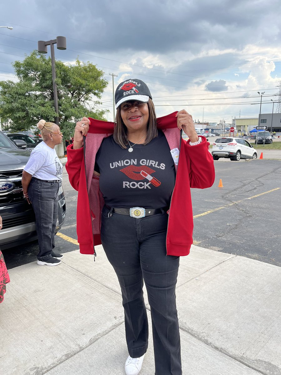 The drip and vibes are immaculate at Michigan Assembly Plant today. #StandUpUAW
