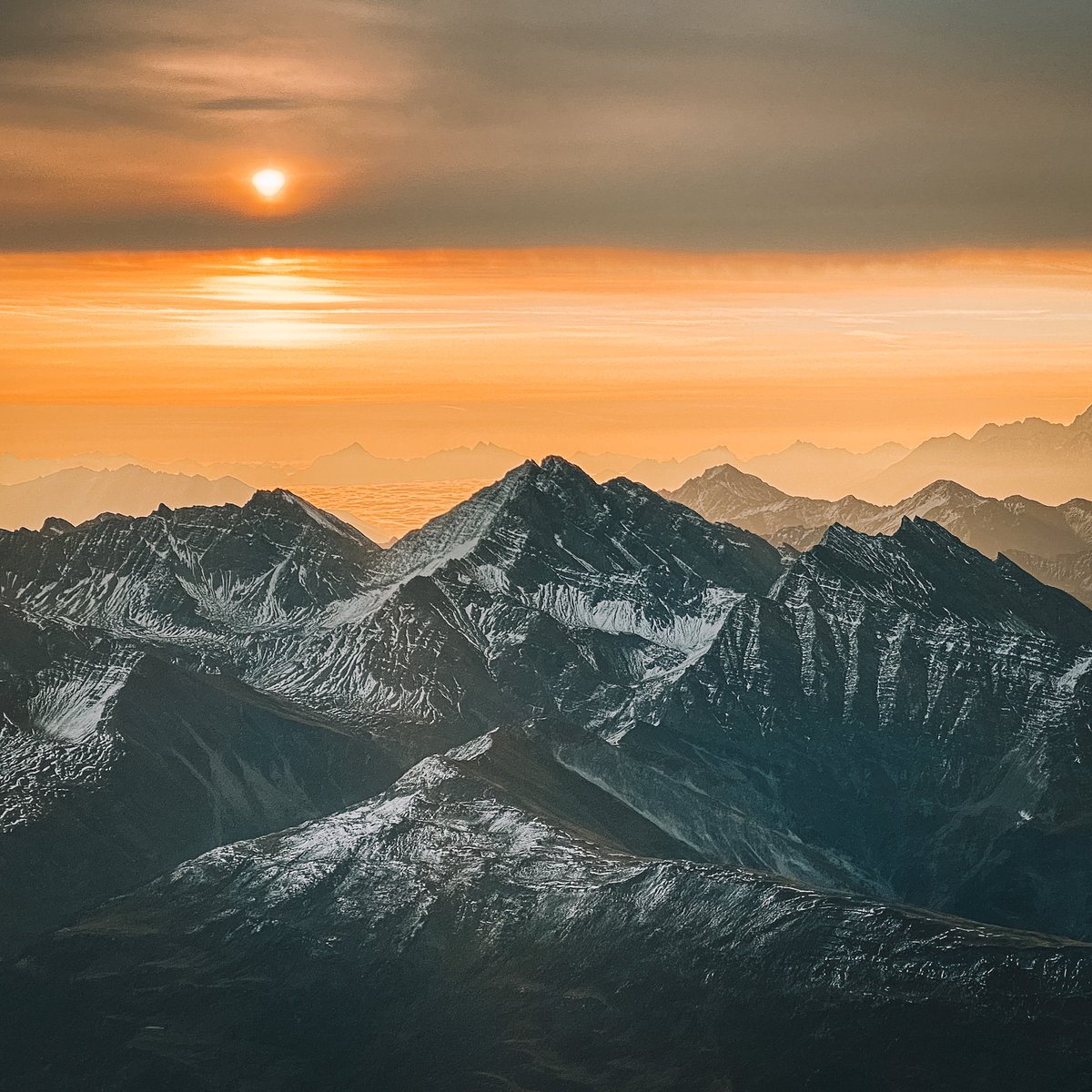 La bellezza guarisce tutto… o quasi! Beauty has the power to heal everything, almost everything. #alps #mountain #climbinglife #searchingforanewway #nessunluogoèlontano #hervebarmasse #escaperooms