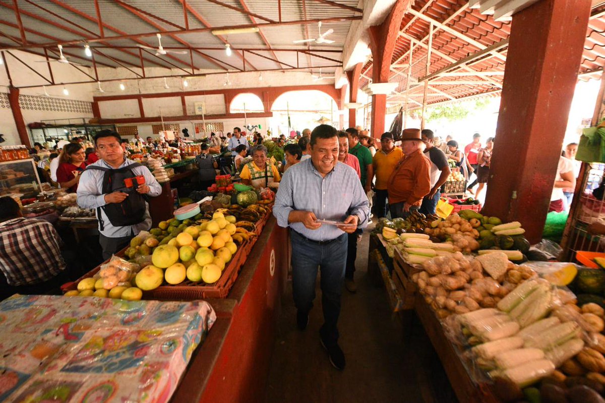 TabascoJavier's tweet photo. Estuvimos en el mercado de #Teapa donde la gente respalda los logros de la #4T. Hay mucho entusiasmo y mucha esperanza en que la transformación continuará para bien del pueblo. https://t.co/8M3leaPafV