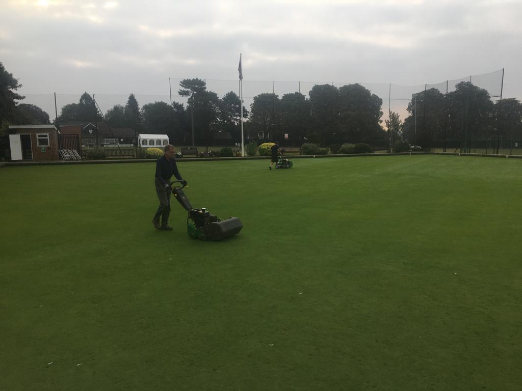 DmTurf654831's tweet photo. Sawbridgeworth green double cut and rolled this morning before the county league semi finals then rolled again before the final in the afternoon. https://t.co/ZDuUgIcCPG