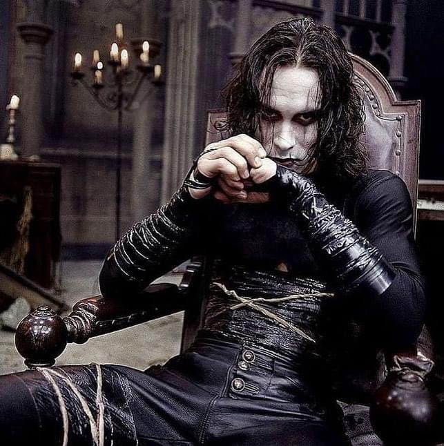 The Crow - 1994 🖤  

Brandon Lee 🖤🕊️

#thecrow #goth #brandonlee #brandonleethecrow #fyp #gothcommunity #black #crow