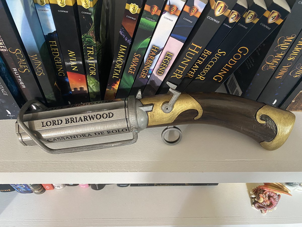 TheBadCatReads's tweet photo. Complete and ready for @RealPensacon 2024!! 
@CriticalRole #voxmachina #dnd https://t.co/pEkZAUKWoV
