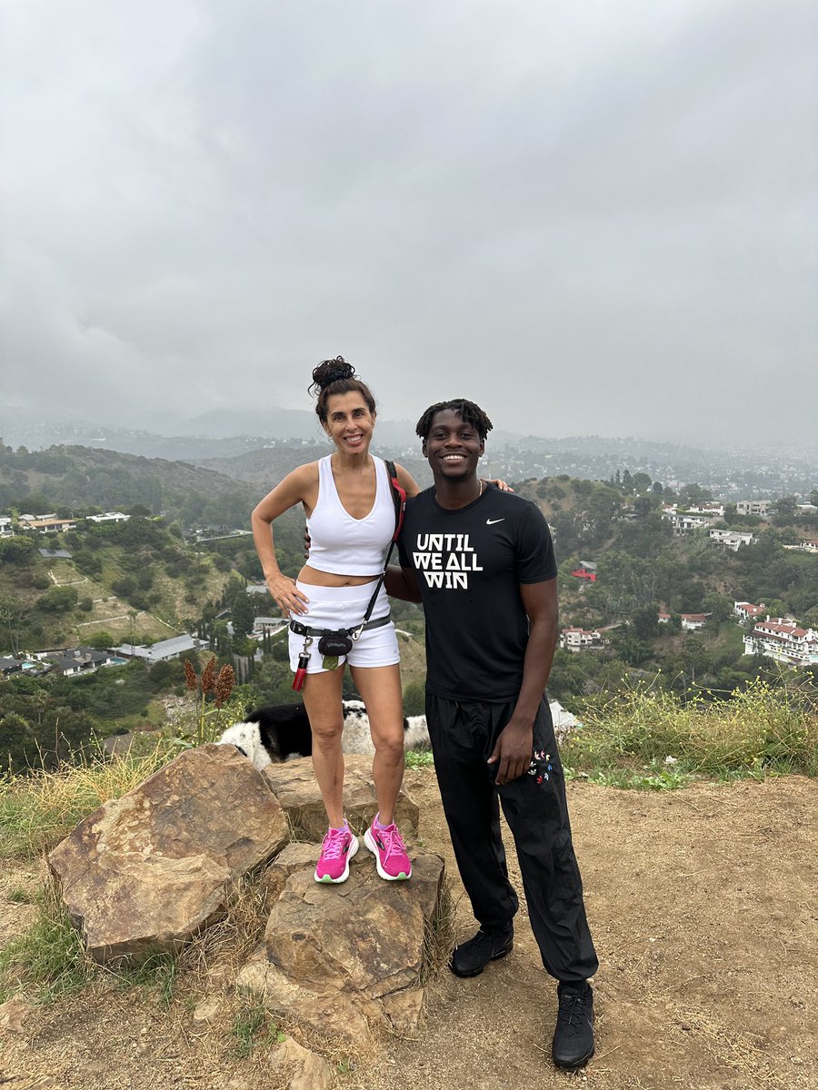 DrMarthaGulati's tweet photo. I always feel bad for the medical students and residents sent to me by friends. They ask to meet &amp; next thing you know, they are awaking at 5am for our before sunrise hikes! Lovely to meet this cardiologist-in-the-making @CedMutebi4! @waynestate is making great med students! https://t.co/BFv0QA8P3v
