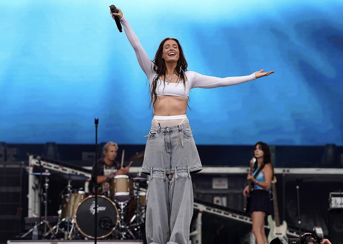 last night in Atlanta ✨💜🧚‍♀️ 

📸 || perryjulienphotography