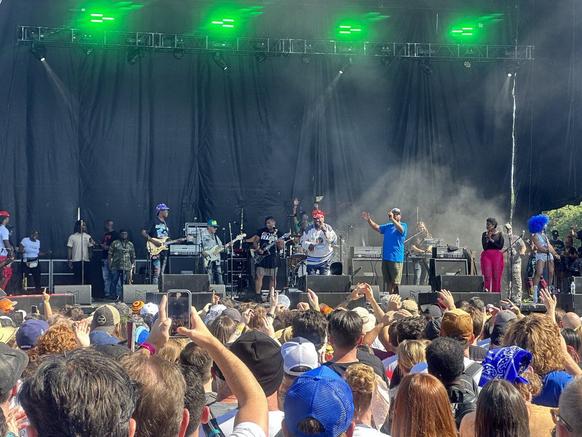 shawnebrowning's tweet photo. 2nd day of @riotfest 

Big fun! Started yesterday with P-Funk! https://t.co/4h12lnD232