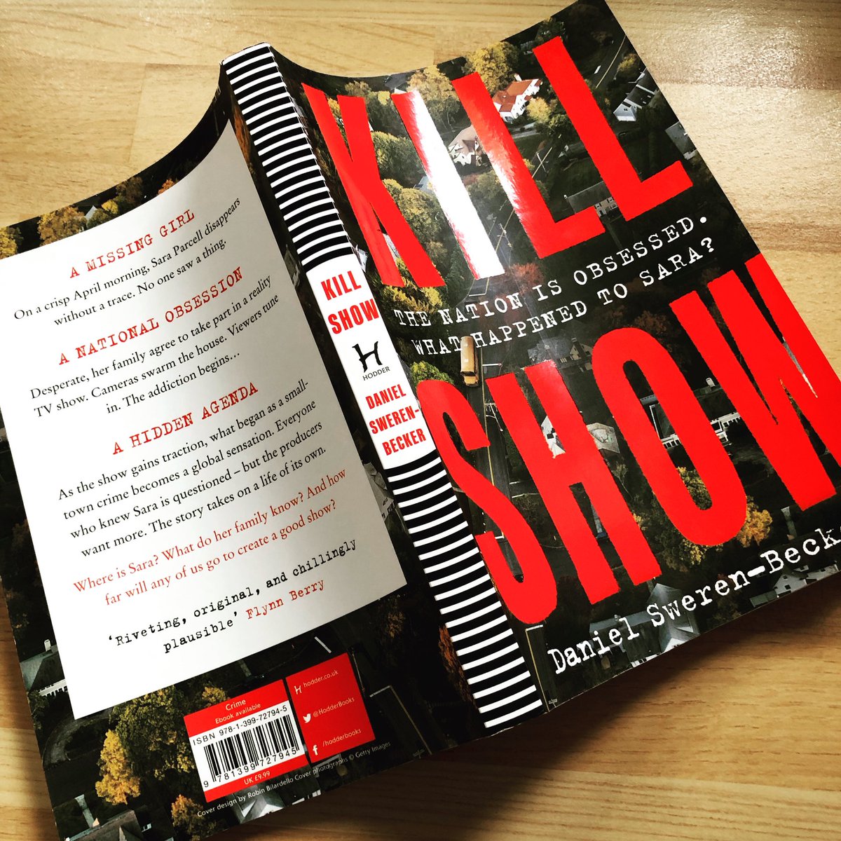 SamHollandBooks's tweet photo. Smart, sharp and perfectly formed, #KillShow is more than a tale about a missing girl. It is a powerful account of the dangers of the true crime obsession, a story of greed and ambition - and a bloody good read.
#bookreview #bookrecommendations #currentlyreading #truecrime https://t.co/c011ntSOfv
