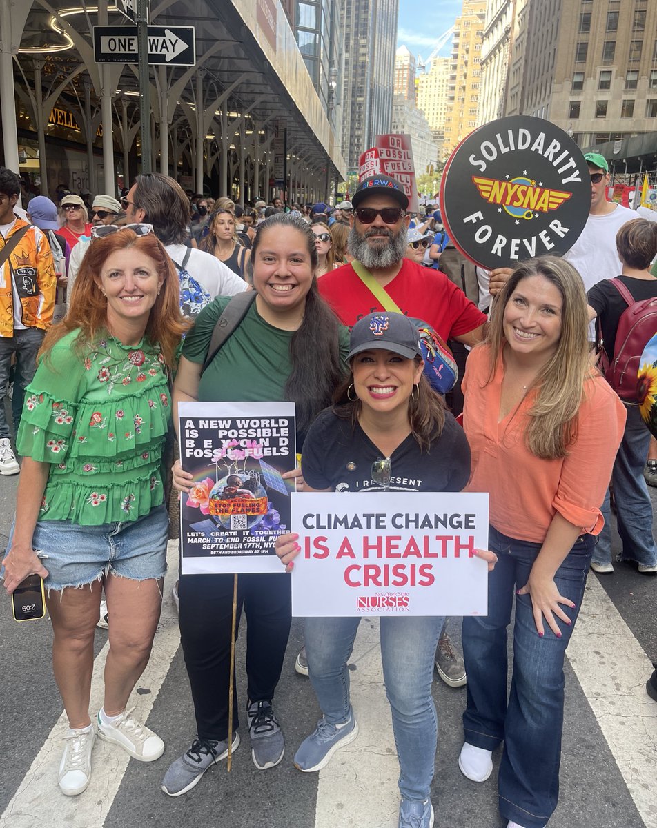 Marching to end fossil fuels! It's time to declare a climate emergency ✊🏼